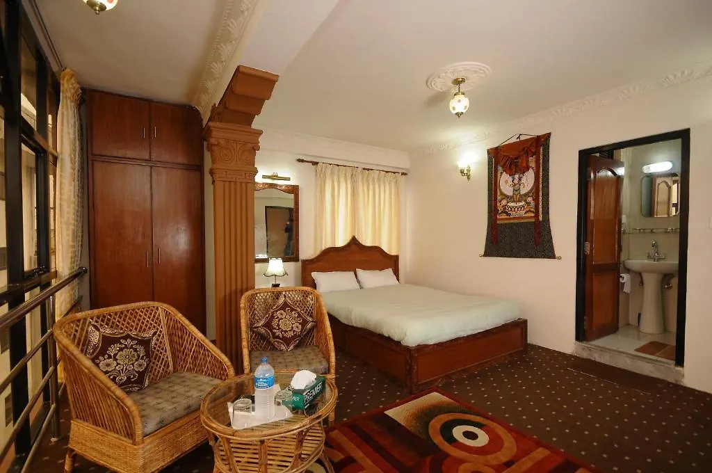 Hotel Manohara contacts
